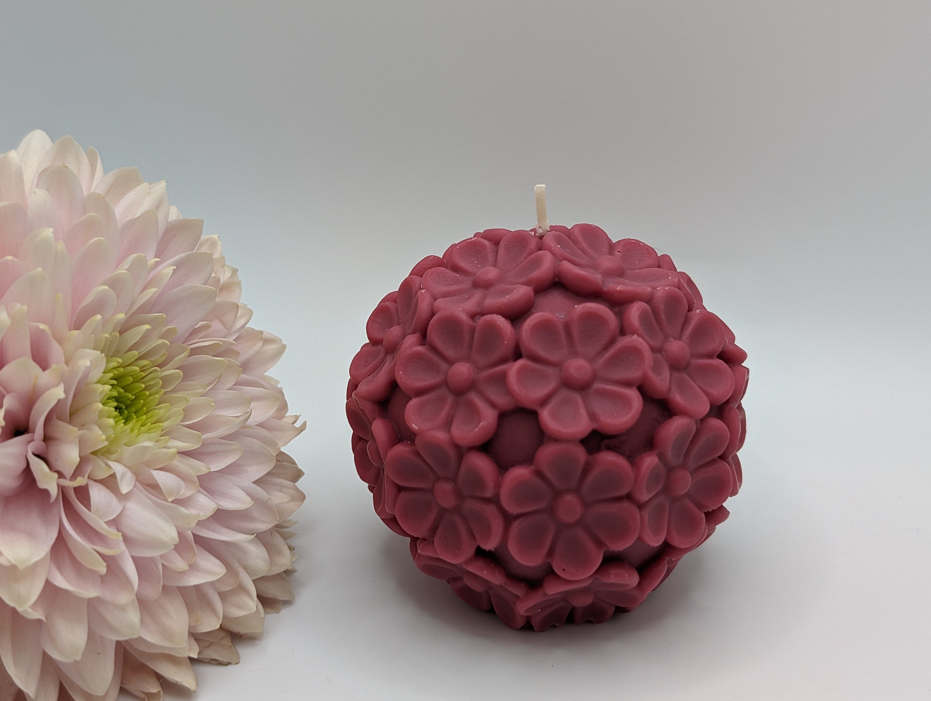 Flower Sphere Shaped Candle: Cozy Minimalist Decor, Handmade Aesthetic Floral Ball, Unique Gift for Mom, Round Rose Accent