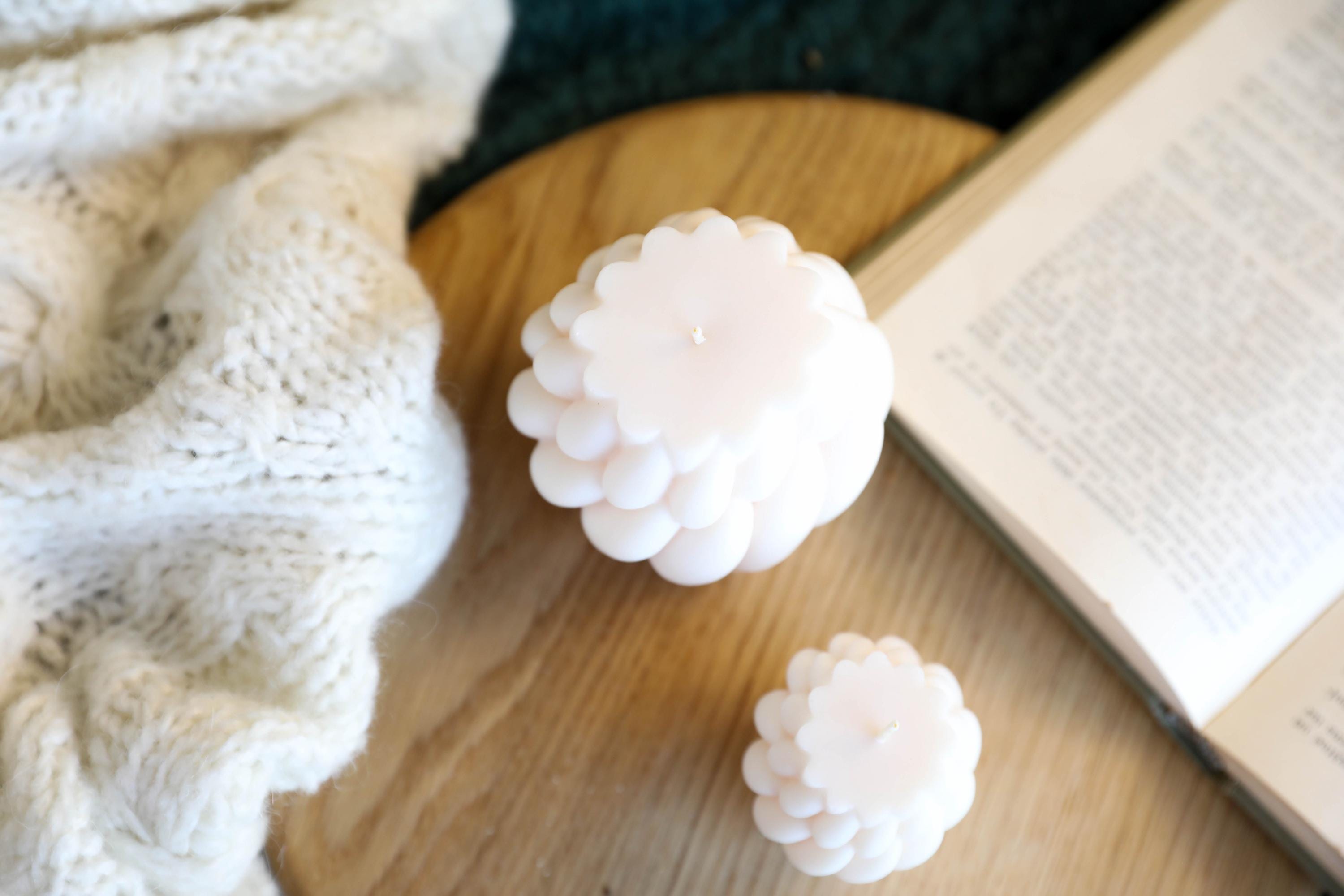 Modern Knot Candle - Minimalist Geometric Home Decor, Unique Hostess Gift, Cozy Coffee Table Statement Piece