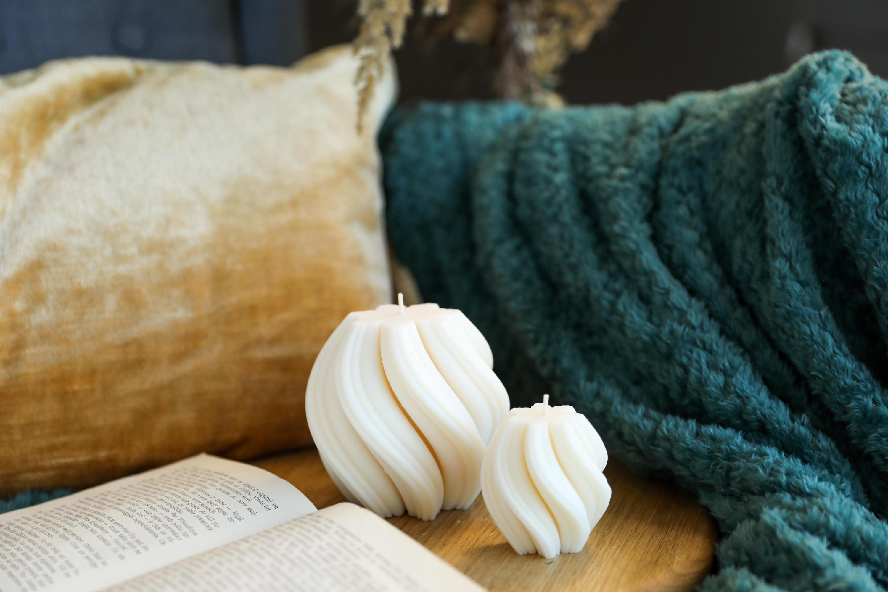 Wave Decorative Candle – Modern Coffee Table Decor, Cozy Home Gift, Birthday or Housewarming Gift for Friends & Sisters